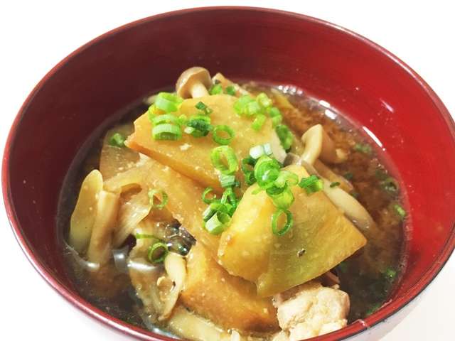 赤味噌で決まる!宇宙芋の豚汁